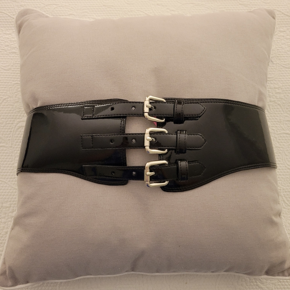 New! Sandy Duftler Designs black patent leather stretch belt size medium